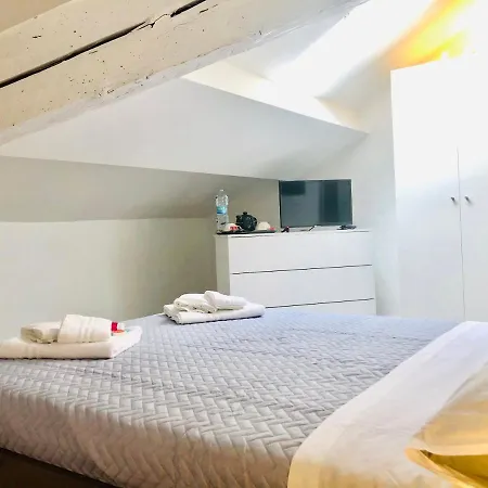 Attico Valente Guest house
